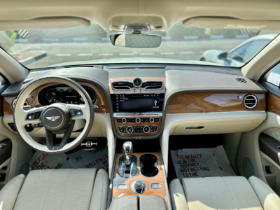 BENTLEY BENTAYGA 2022 MODEL