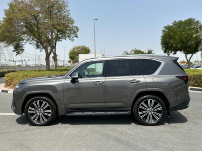 LEXUS LX 600