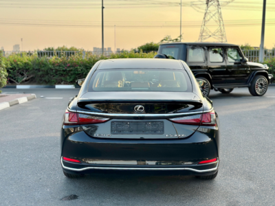 Lexus ES 300H | 2023 GCC 0km |