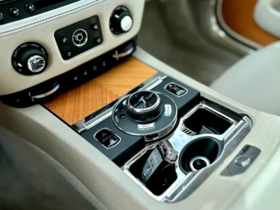 ROLLS ROYCE WRAITH 2015