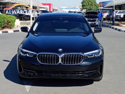 BMW 520i MODEL 2021 GCC SPECS