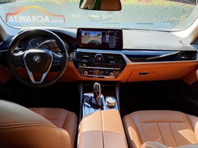 BMW 520i MODEL 2021 GCC SPECS