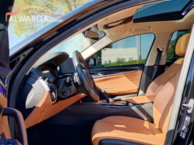 BMW 520i MODEL 2021 GCC SPECS