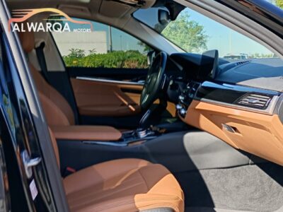 BMW 520i MODEL 2021 GCC SPECS