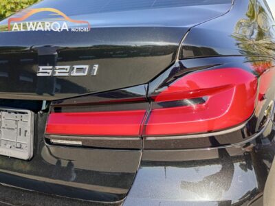 BMW 520i MODEL 2021 GCC SPECS
