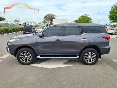 Toyota Fortuner VXR 2020 – GCC Specs – Excellent Condition